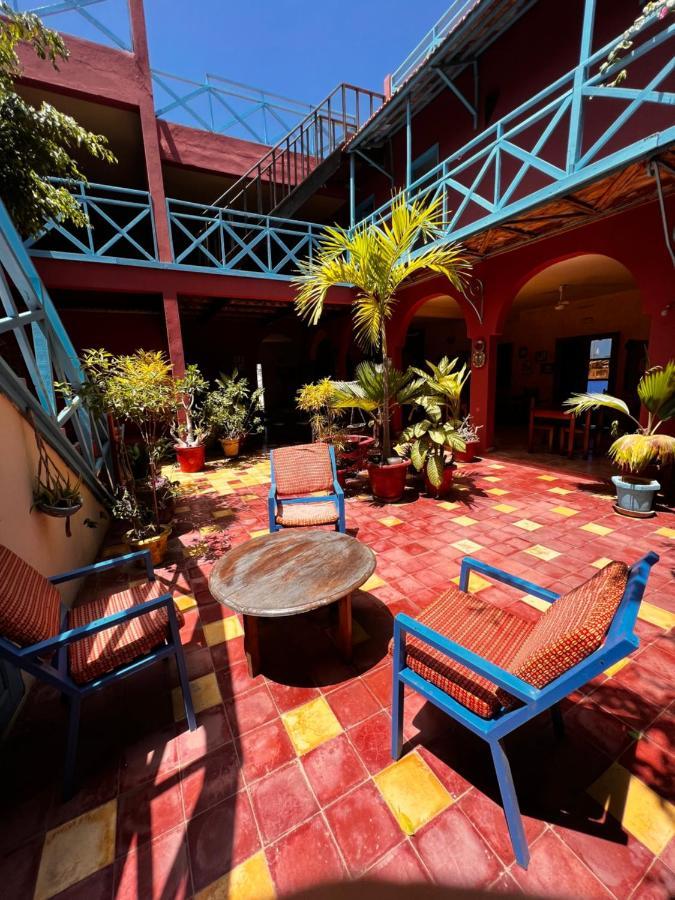Flyfishes Hotel Saint-Louis Bagian luar foto